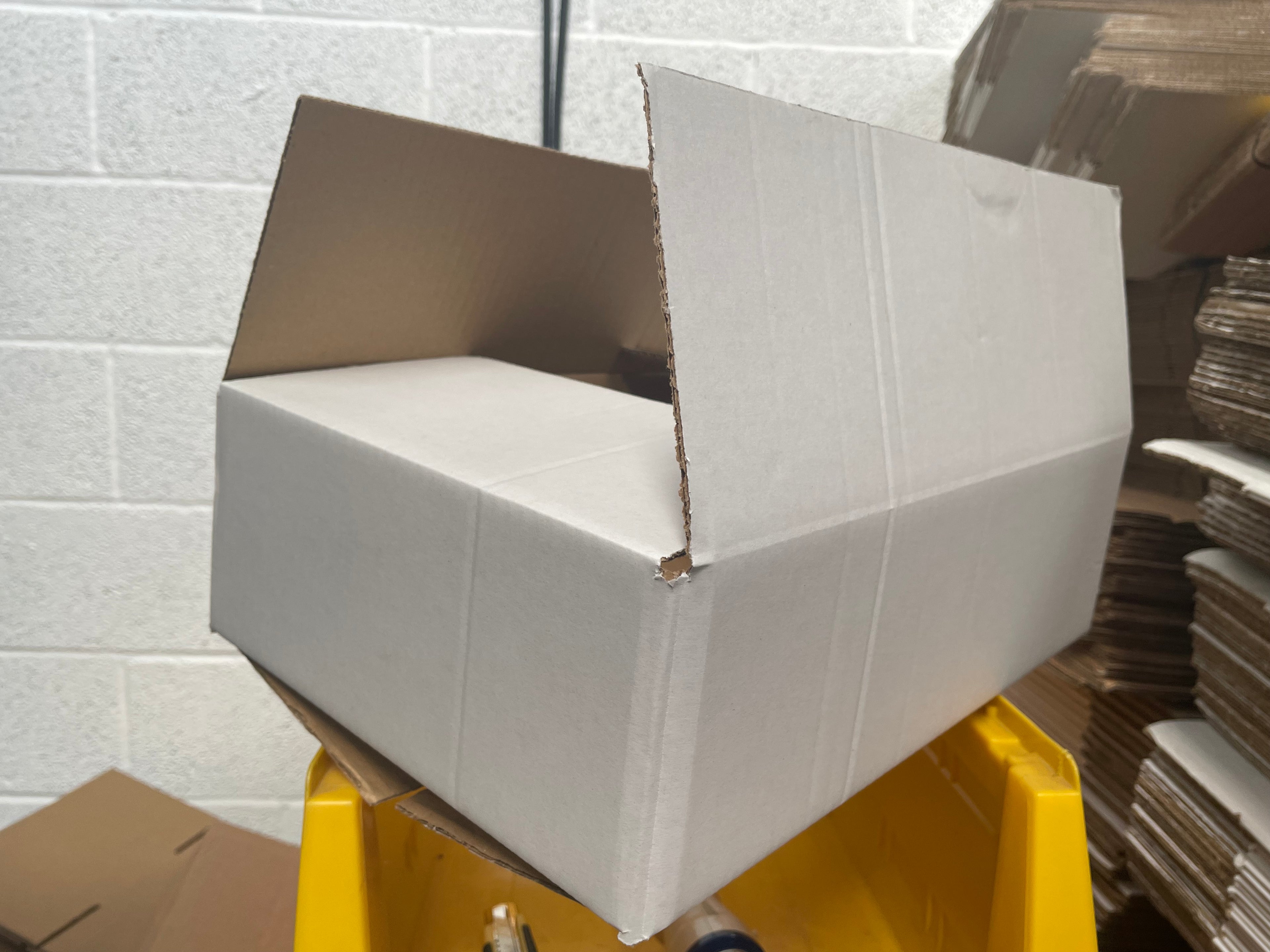 Single wall boxes 38x26x10cm pack of 25 boxes