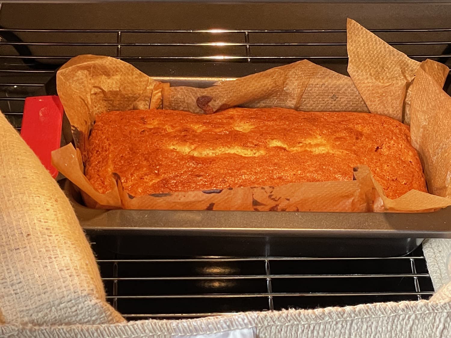 Professional Class Toughened Non-Stick Coated 2lb Loaf Tin Heavy Duty Bakeware Loaf top Size 24cm x 13.0cm x 6.0cm-Silicone Heat Resistant Handle - nappyworlduk