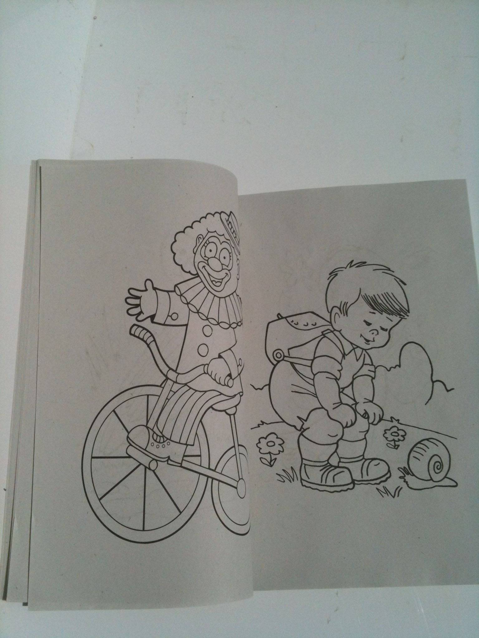 Giant Colouring Book-with over 300 fun Pages [Paperback] Great Expressions - nappyworlduk